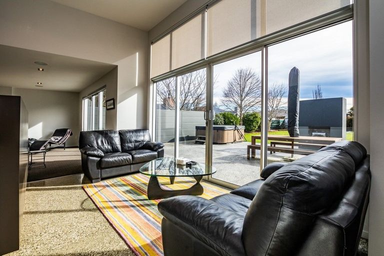 Photo of property in 43 Anne Street, Winton, 9720