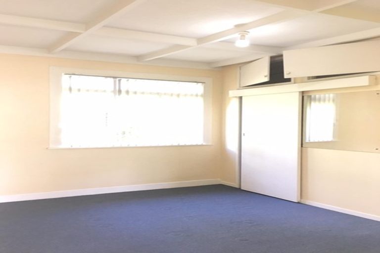 Photo of property in 14 Northcote Road, Takapuna, Auckland, 0622