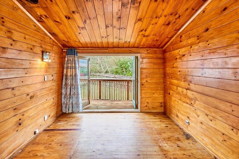 Photo of property in 3 Clematis Grove, Maungaraki, Lower Hutt, 5010