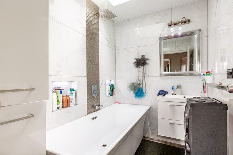 Photo of property in 22 Bridge Road, Birchville, Upper Hutt, 5018