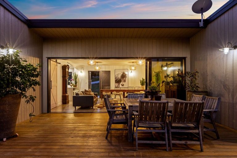 Photo of property in 313 Pukapuka Road, Pohuehue, Warkworth, 0983