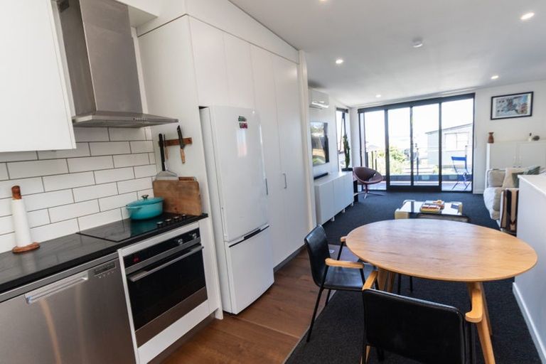 Photo of property in 15/20 Trent Street, Island Bay, Wellington, 6023