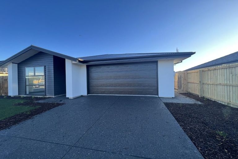 Photo of property in 18 Ned Place, Halswell, Christchurch, 8025