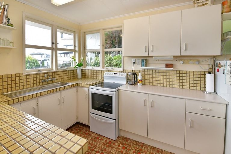 Photo of property in 236 Whangaparaoa Road, Red Beach, 0932