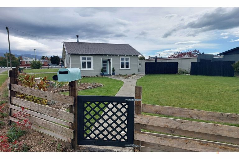 Photo of property in 6 Smith Street, Waimate, 7924