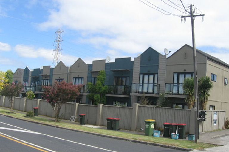 Photo of property in 97t Mays Road, Onehunga, Auckland, 1061