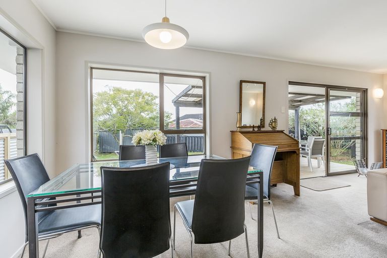 Photo of property in 2/7 Stafson Lane, Te Atatu Peninsula, Auckland, 0610