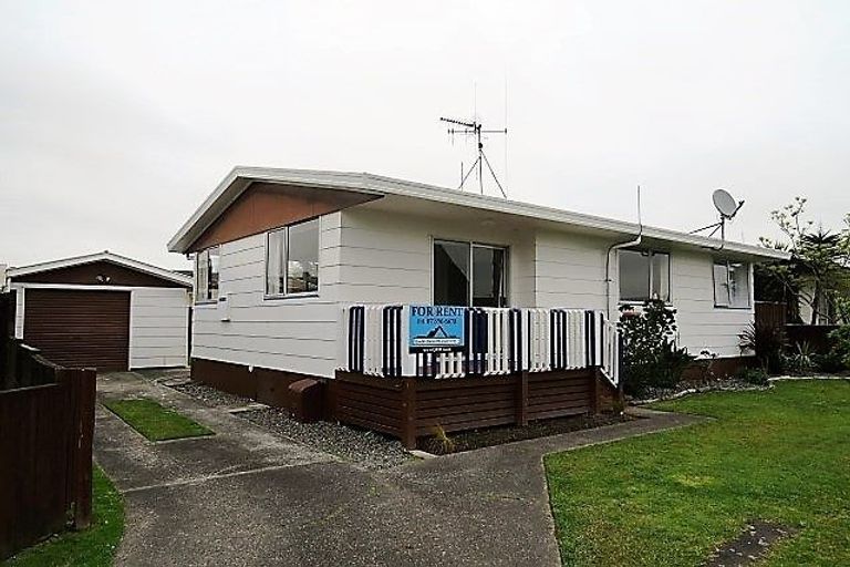 Photo of property in 9 Oak Avenue, Nawton, Hamilton, 3200