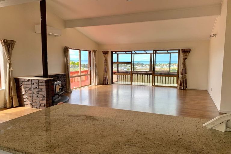 Photo of property in 5 Panorama Court, Red Beach, 0932