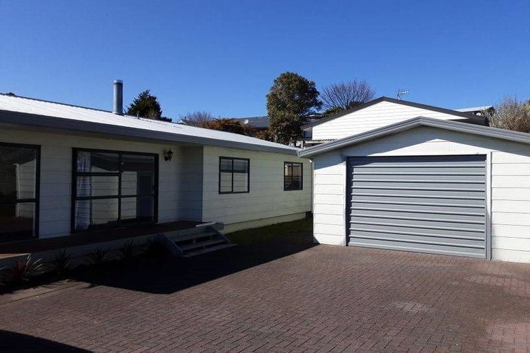Photo of property in 32 Puriri Street, Hilltop, Taupo, 3330