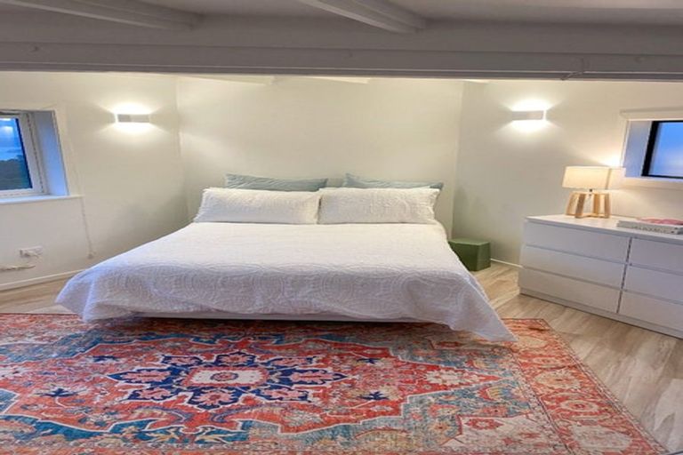 Photo of property in 43 Harbour View Road, Northland, Wellington, 6012