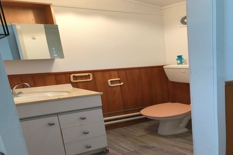 Photo of property in 50 Matua Road, Huapai, Kumeu, 0810