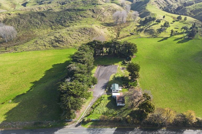 Photo of property in 251 Apiti Road, Kimbolton, Feilding, 4777