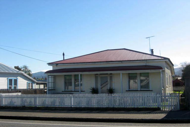 Photo of property in 228 High Street South, Carterton, 5713