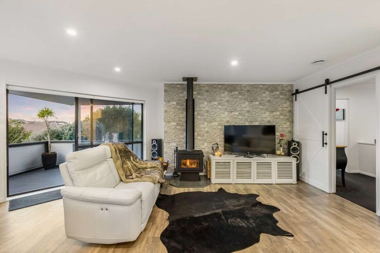 Photo of property in 2/100 Gosford Drive, Botany Downs, Auckland, 2010