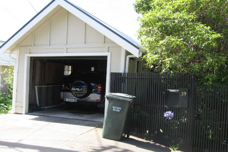 Photo of property in 39 Central Terrace, Kelburn, Wellington, 6012