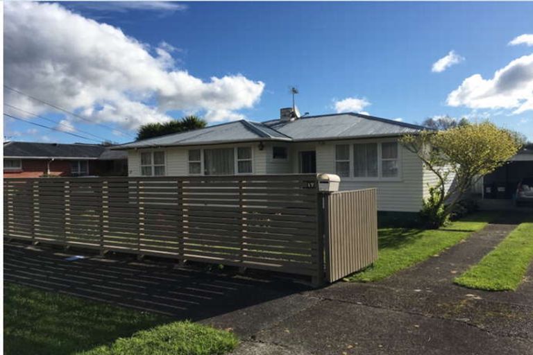 Photo of property in 17 Charles Street, Clouston Park, Upper Hutt, 5018