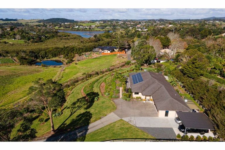 Photo of property in 4 Lensvelt Lane, Kerikeri, 0230
