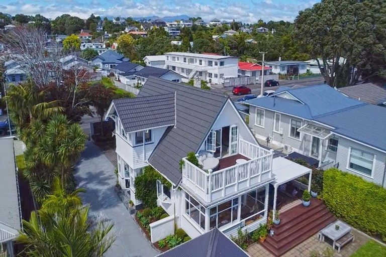 Photo of property in 348 Saint Aubyn Street, Moturoa, New Plymouth, 4310