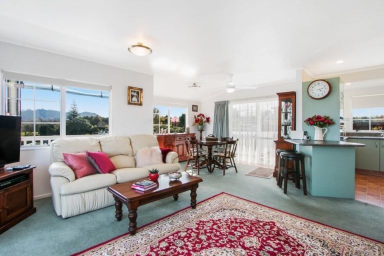 Photo of property in 8 Adela Stewart Drive West, Athenree, Katikati, 3177