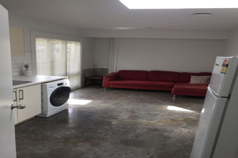Photo of property in 5 Don Croot Street, Morningside, Auckland, 1021