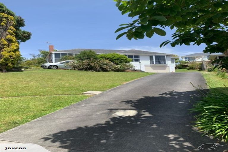 Photo of property in 11 The Glebe, Cockle Bay, Auckland, 2014