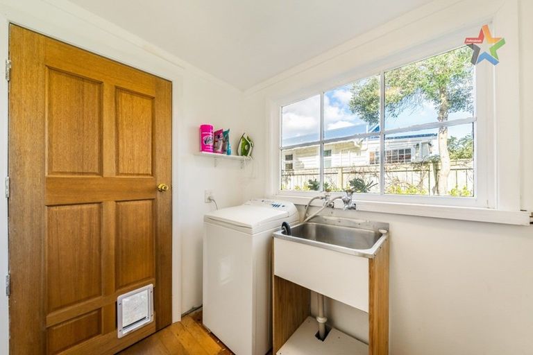 Photo of property in 17 Pirie Crescent, Moera, Lower Hutt, 5010