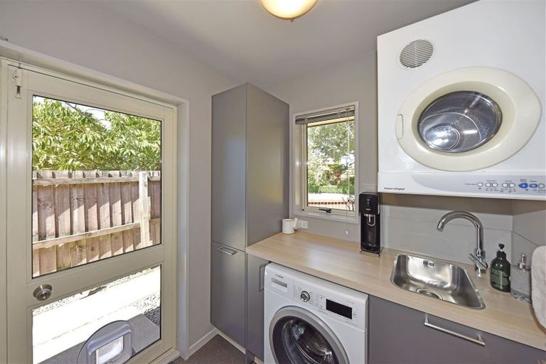 Photo of property in 11 Thornwood Place, Redwood, Christchurch, 8051