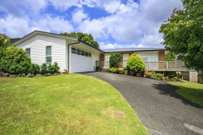 Photo of property in 5 Sandpiper Grove, Unsworth Heights, Auckland, 0632