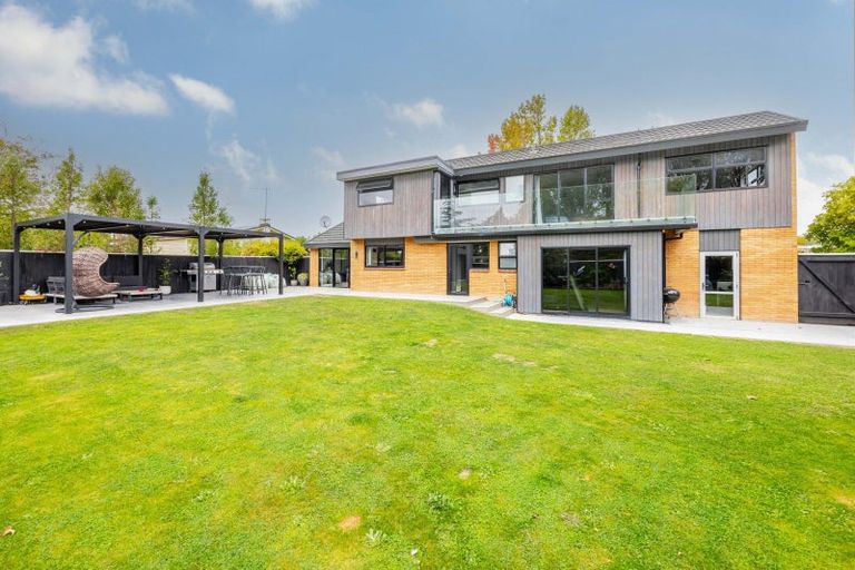 Photo of property in 19 Francis Drake Street, Waipukurau, 4200