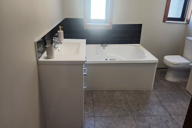 Photo of property in 6 Heath Grove, Waiwhetu, Lower Hutt, 5010