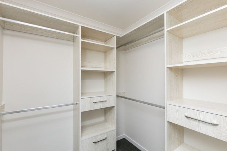 Photo of property in 6 Pihipihi Way, Crofton Downs, Wellington, 6035