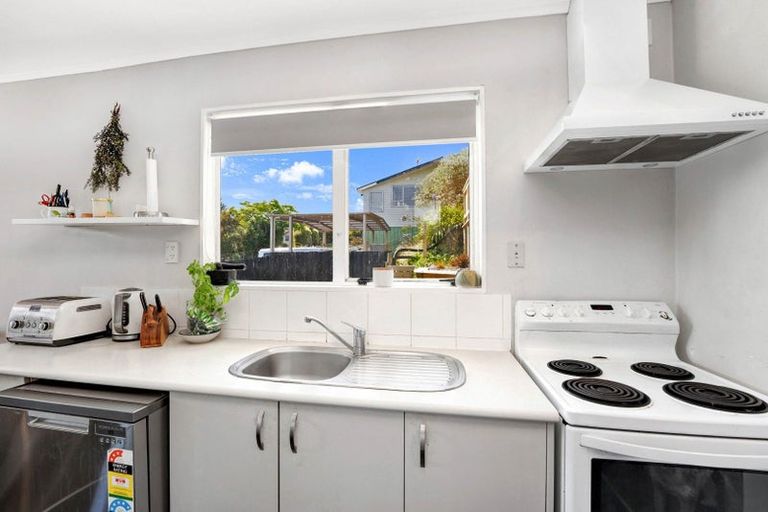 Photo of property in 36 Kingsley Street, Stokes Valley, Lower Hutt, 5019