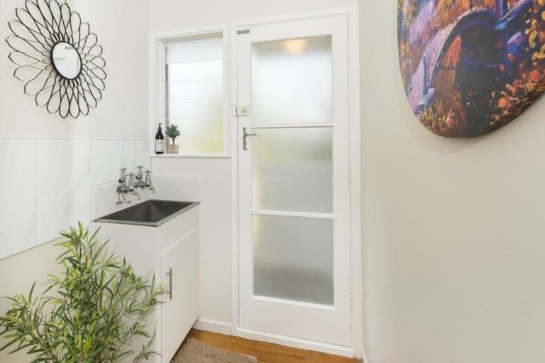 Photo of property in 3/3 Penzance Road, Mairangi Bay, Auckland, 0630