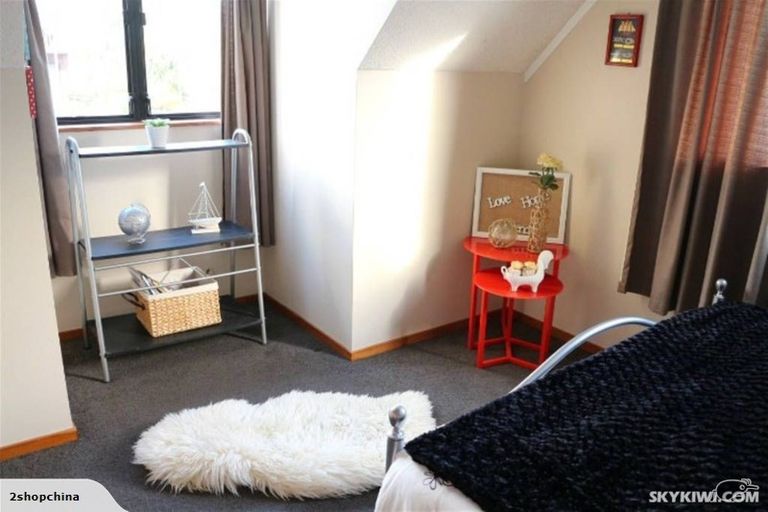Photo of property in 1/23 Sungrove Rise, Sunnyvale, Auckland, 0612