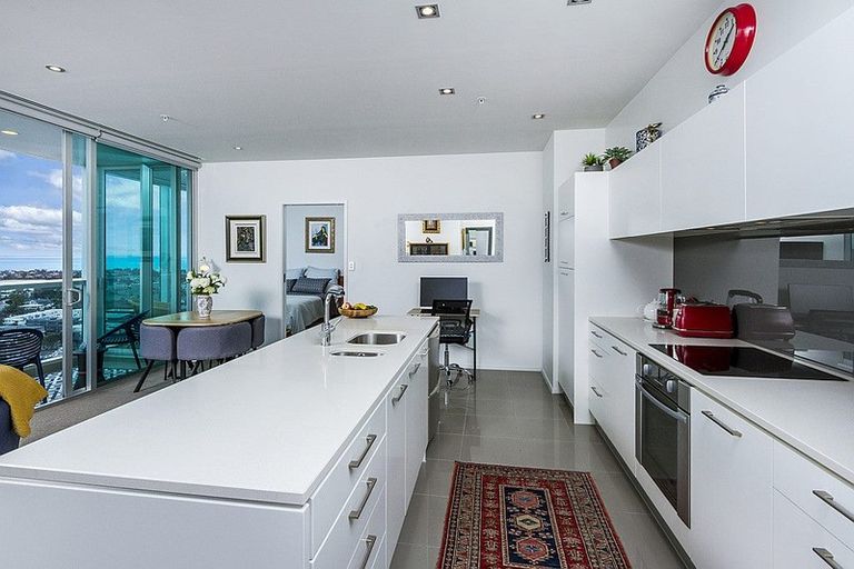 Photo of property in Sentinel Apartments, 1705/3 Northcroft Street, Takapuna, Auckland, 0622