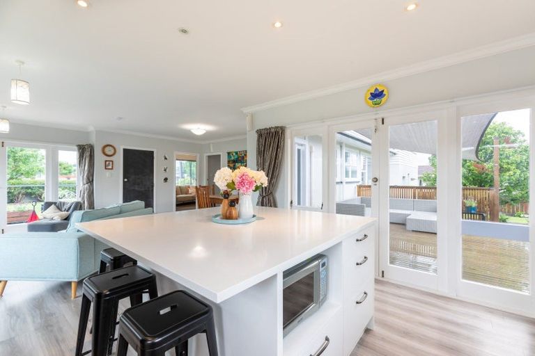 Photo of property in 77 Fergusson Street, Woodville, 4920