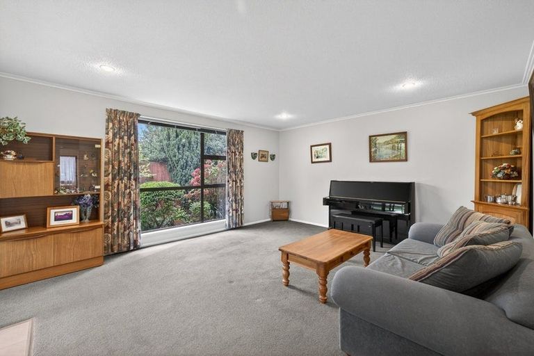 Photo of property in 2/58a Daniels Road, Redwood, Christchurch, 8051