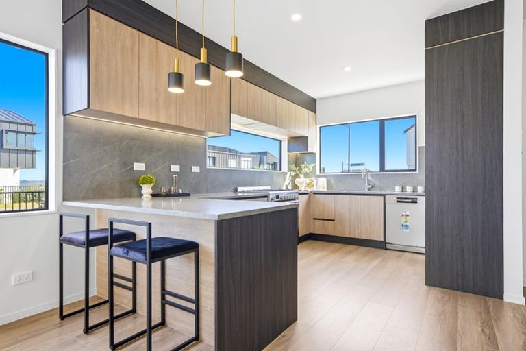 Photo of property in 14 Ocean Breeze Avenue, Hobsonville, 0616