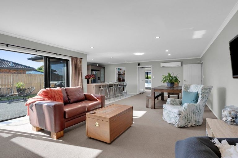 Photo of property in 7 Whitney Place, Rototuna North, Hamilton, 3210