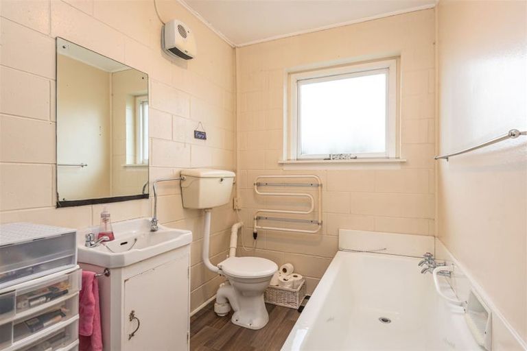 Photo of property in 5/99 Aikmans Road, Merivale, Christchurch, 8014