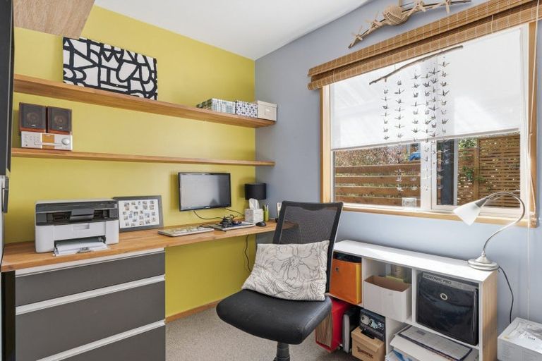 Photo of property in 69 Greenacres Street, Macandrew Bay, Dunedin, 9014