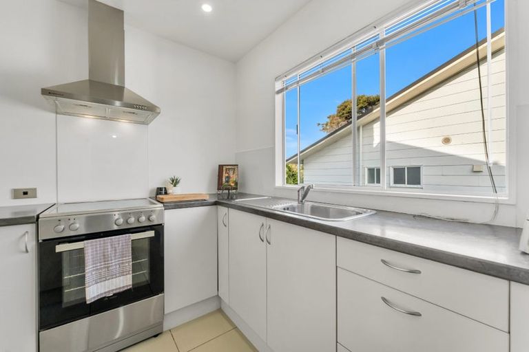Photo of property in 1/28 Noeleen Street, Glenfield, Auckland, 0629