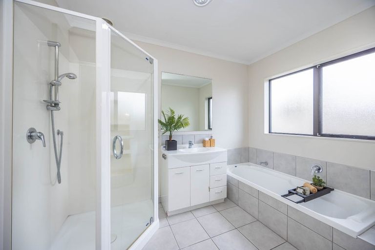 Photo of property in 17 Innswood Place, Rototuna North, Hamilton, 3210