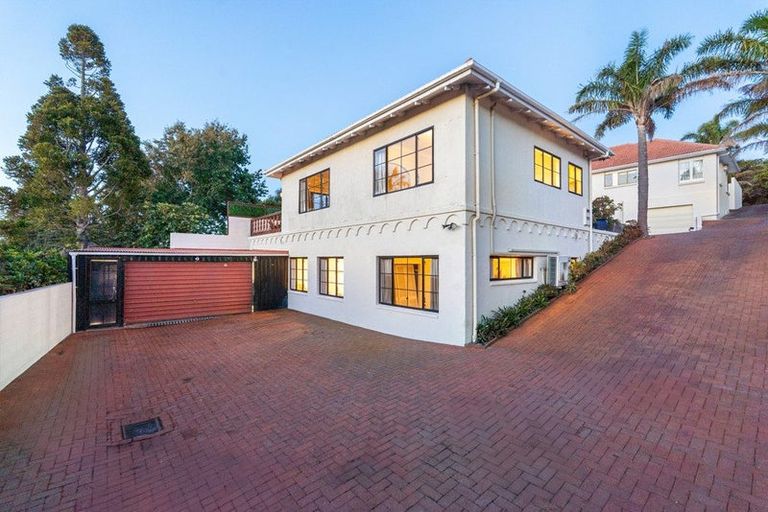 Photo of property in 1/269 Titirangi Road, Titirangi, Auckland, 0604