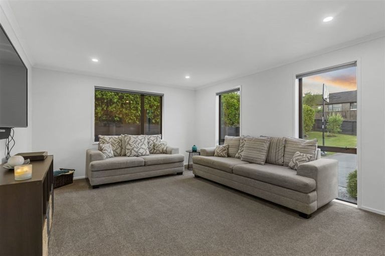 Photo of property in 6 Tirohanga Crescent, Stanmore Bay, Whangaparaoa, 0932