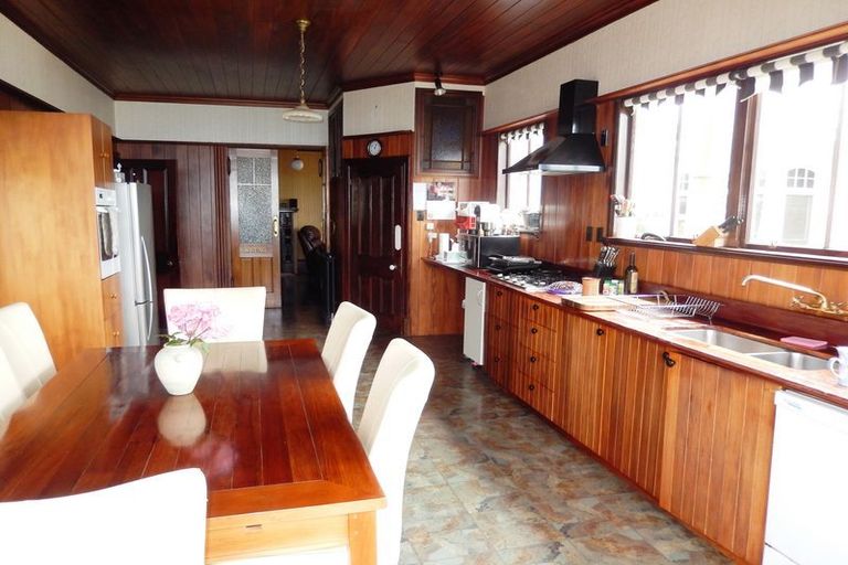 Photo of property in 19 Wharfe Street, South Hill, Oamaru, 9400