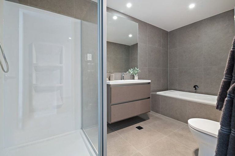 Photo of property in 1 Nga Pona Toru Road, Flat Bush, Auckland, 2019