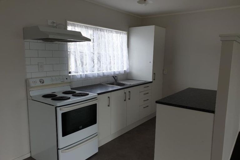 Photo of property in 2/27 Templeton Place, Clendon Park, Auckland, 2103