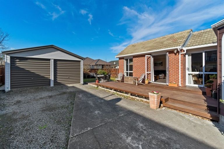 Photo of property in 21 Clipper Place, Redwood, Christchurch, 8051